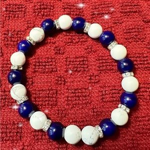 Beautiful bracelet Blue Lapis and Howlite